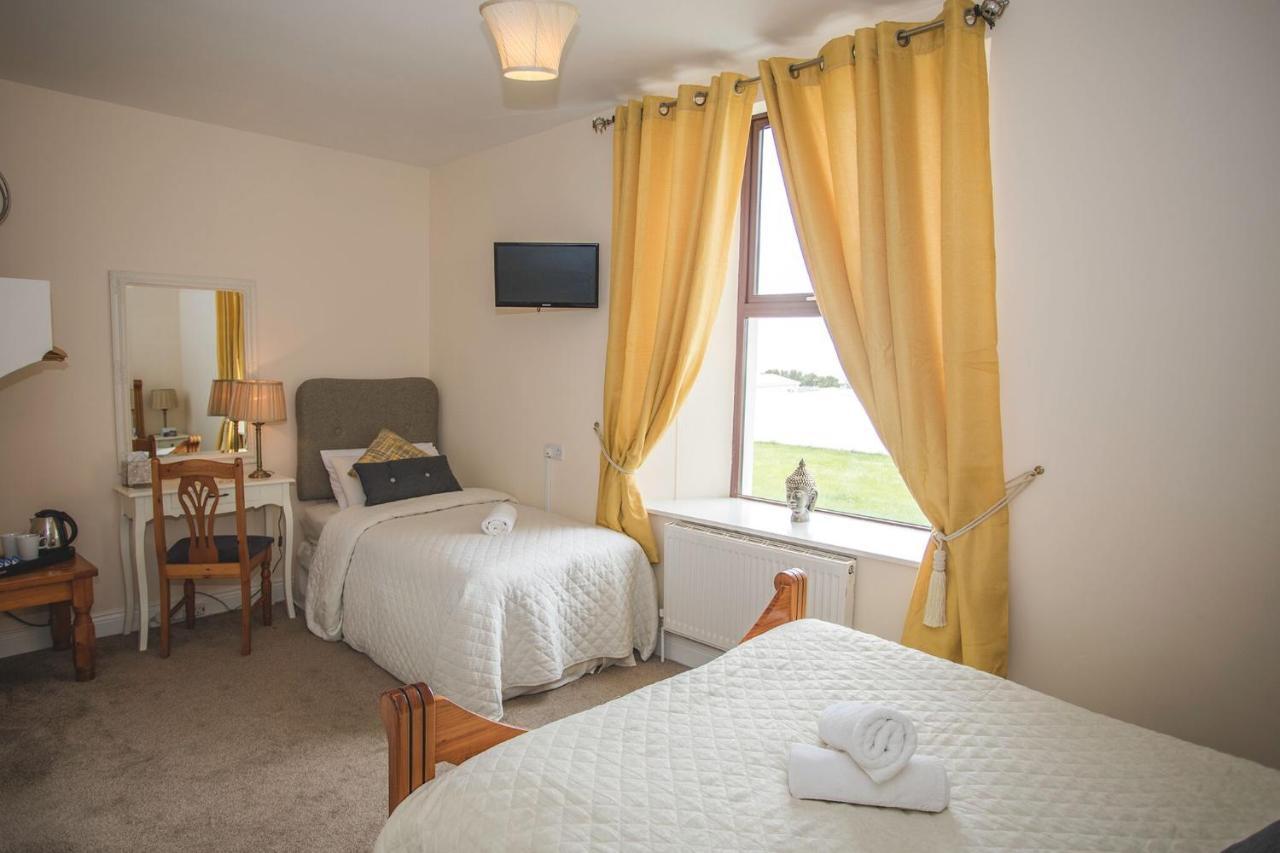 להינץ' Coach House Lodge Rooms מראה חיצוני תמונה